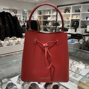 MICHAEL KORS SURI LARGE BUCKET SHOULDER BAG